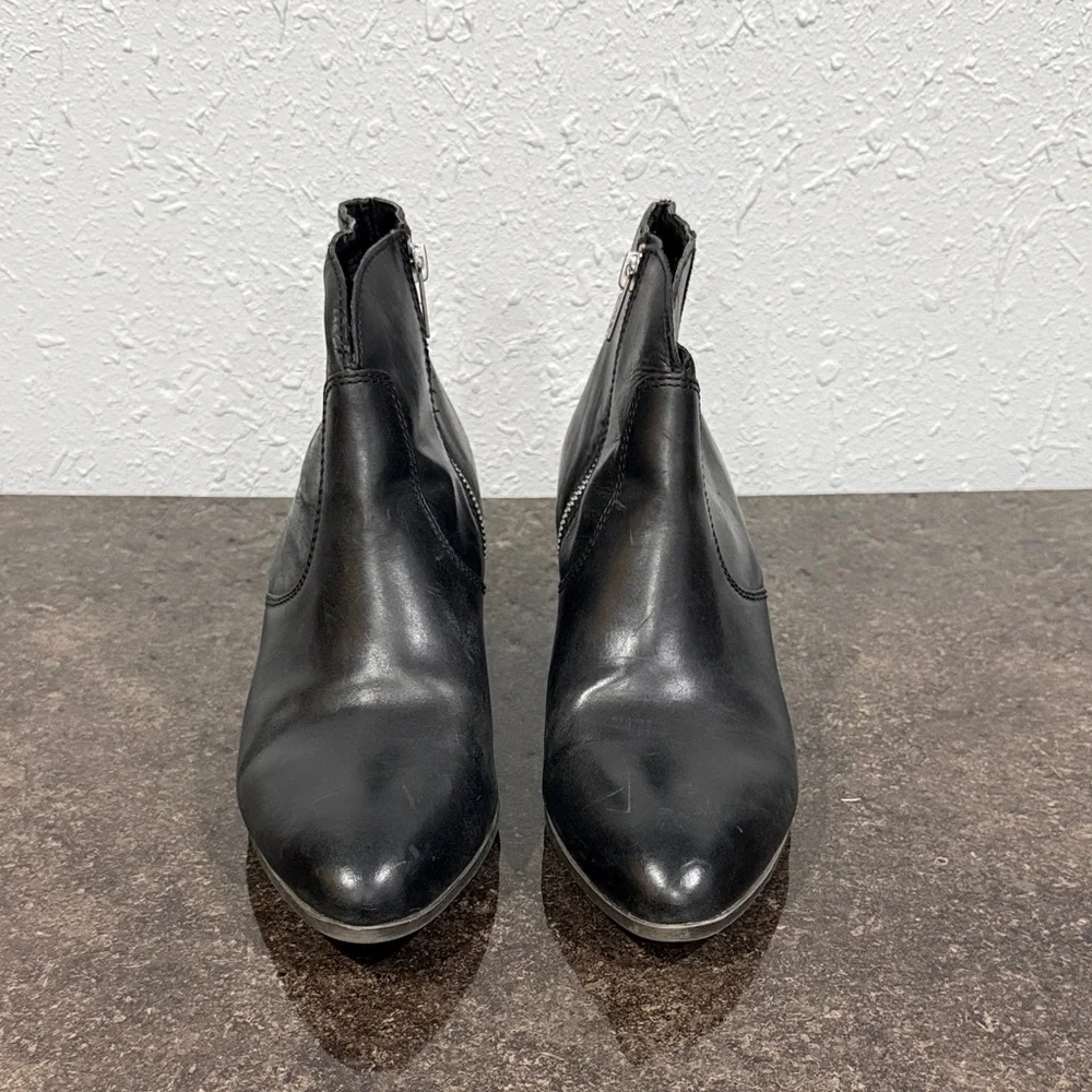 Frye Jennifer‎ Distressed Black Leather Ankle Boots Size 10